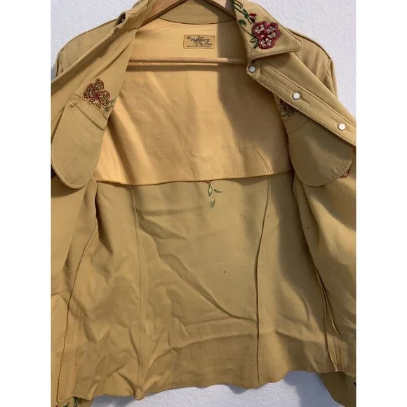 Vintage 1950s The Paddock Shops Suit Western Wear Light Yellow Flowers - Picture 14 of 16